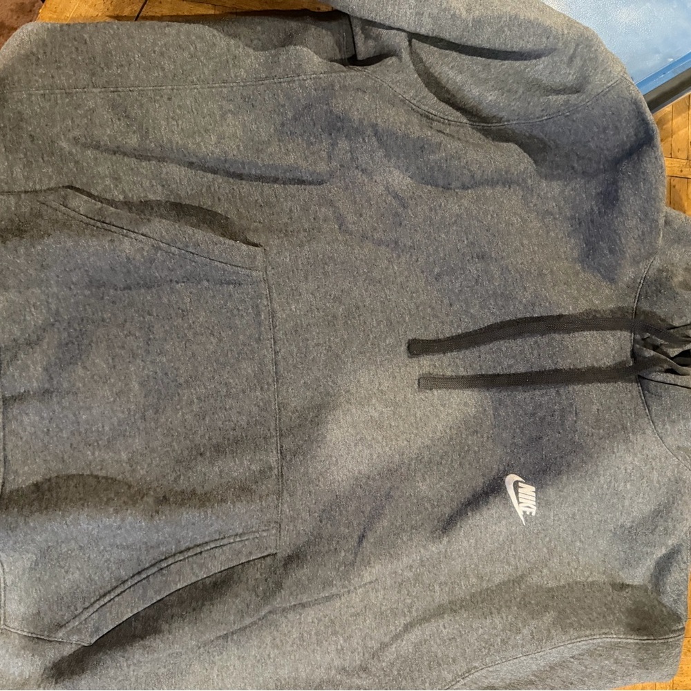 Nike Men's Charcoal Gray Pullover Sweater